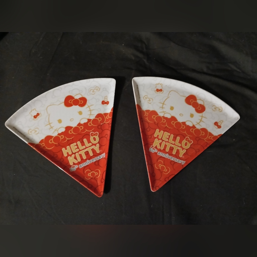 Hello Kitty 50th Anniversary Pizza Plates